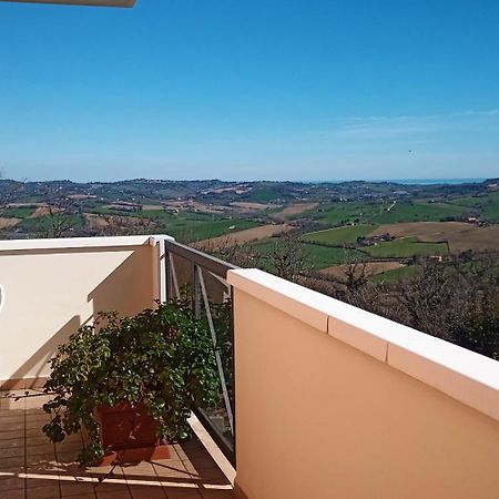 Appartamento Che Vista! Affittacamere Mombaroccio Dış mekan fotoğraf
