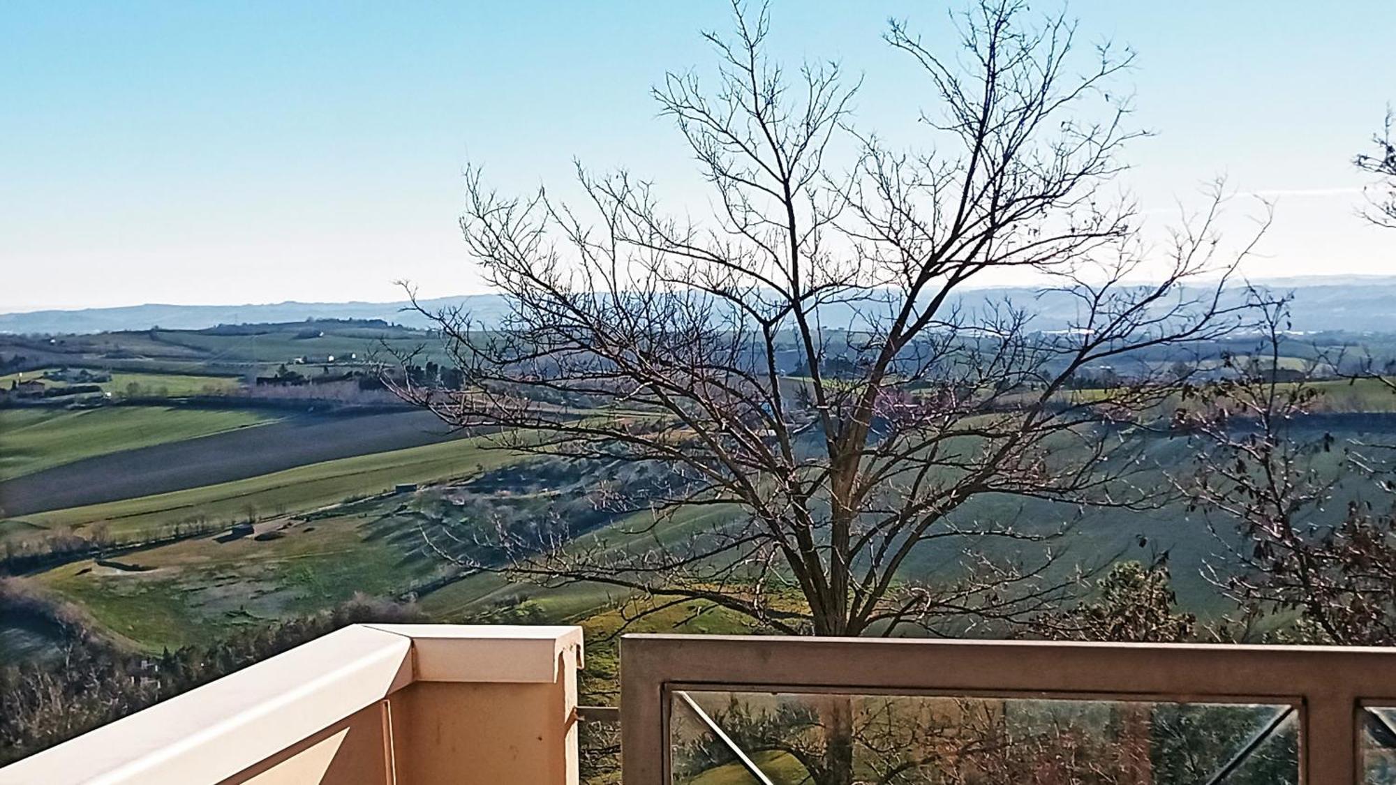 Appartamento Che Vista! Affittacamere Mombaroccio Dış mekan fotoğraf